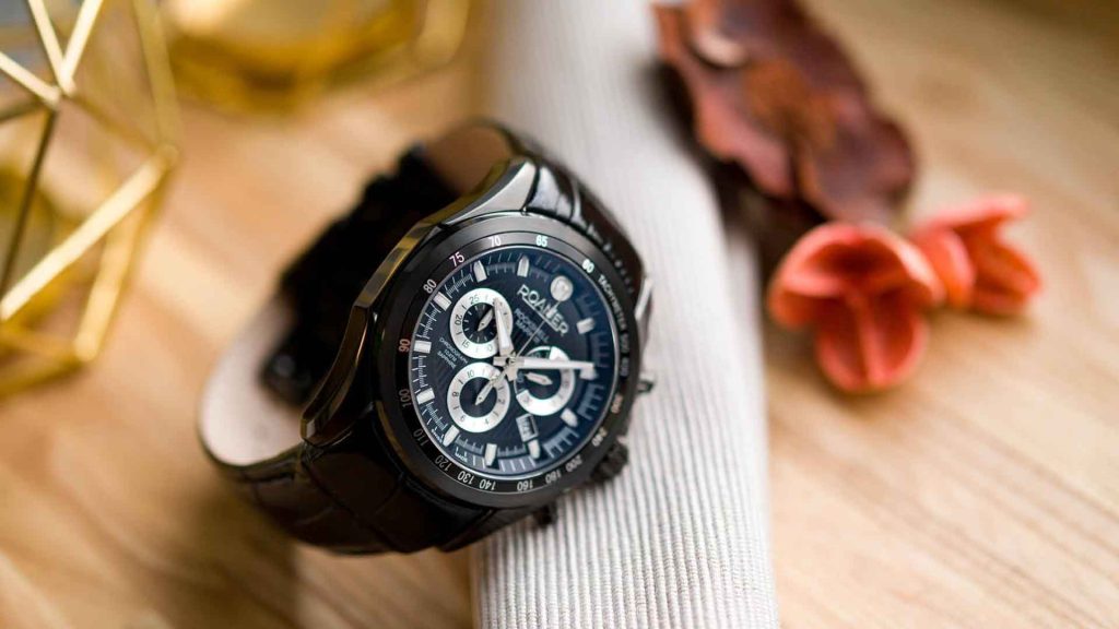 تاثیر فناوری هوشمند در بازار ساعت های مچی و پاسخگویی برند رومر به این تغییرات